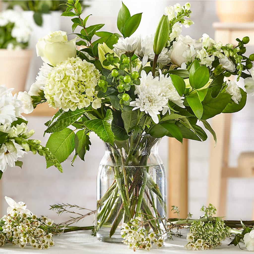 Classic Ivory – A Florist Original – Oopsie Daisy Llc, Berlin NJ