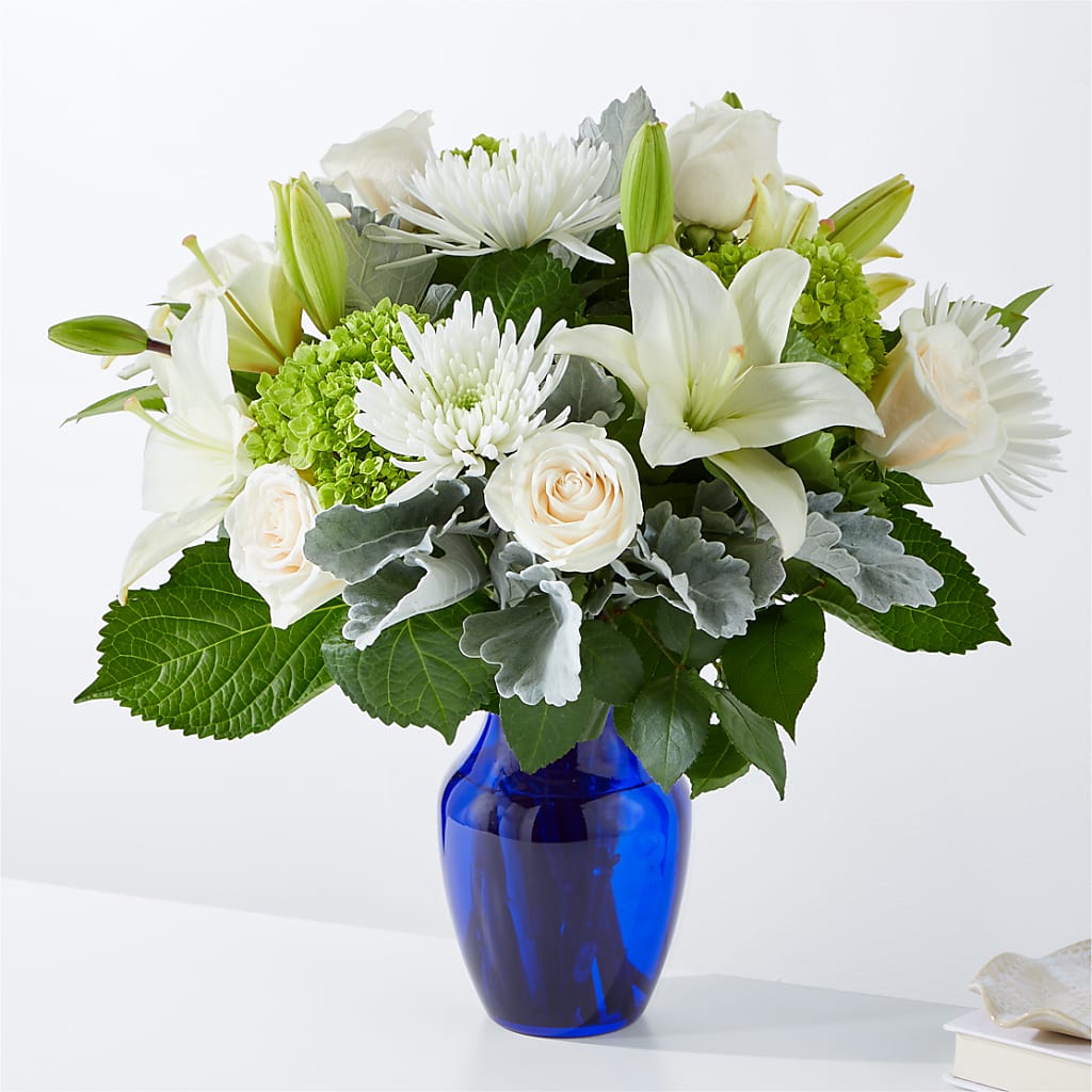Snowy Dreams Bouquet – Oopsie Daisy Llc, Berlin NJ