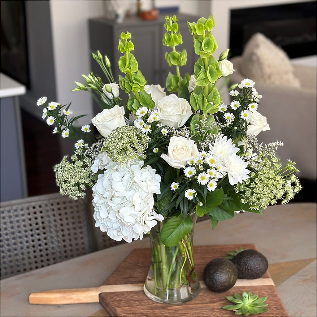 Classic Ivory – A Florist Original –  Oopsie Daisy Llc, Berlin NJ
