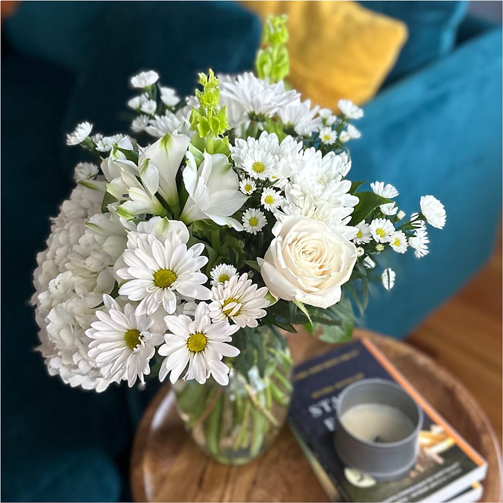Classic Ivory – A Florist Original –  Oopsie Daisy Llc, Berlin NJ